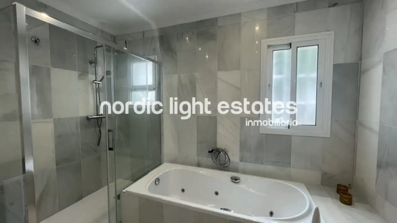 Baño de Casa o chalet en venta en Nerja con Terraza, Trastero y Piscina