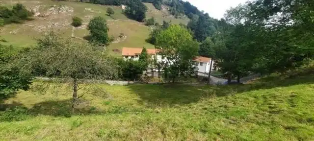 Terreny residencial en venda a Barrio Barrio Iglesia