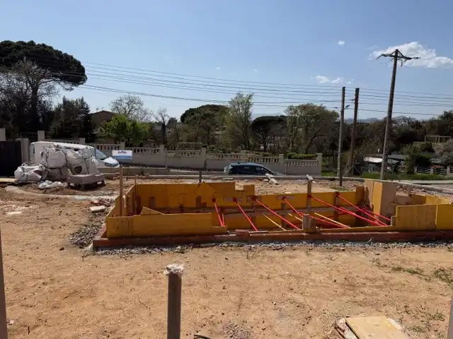 Aparcament de Casa o xalet en venda en Sils amb Calefacció, Jardí privat i Piscina