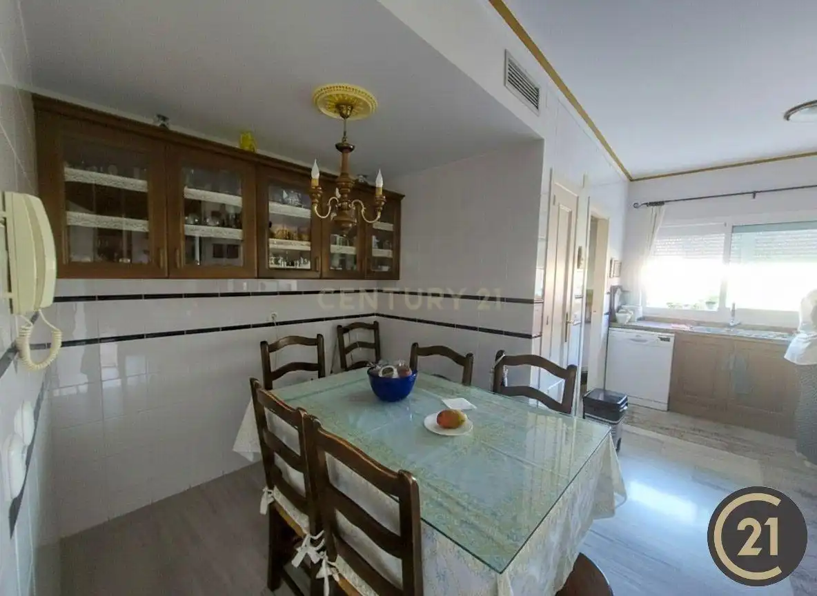 Menjador de Casa o xalet en venda en Espartinas amb Aire condicionat, Jardí privat i Traster