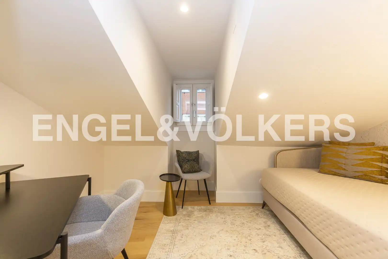 Habitación de Ático en venta en Madrid con Aire acondicionado, Calefacción y Amueblado