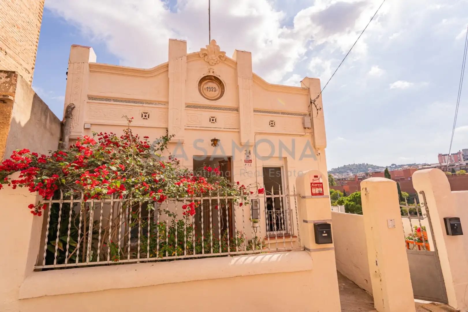 Exterior view of Houses for rent to own in Barcelona  with Air Conditioner, Heating and Private garden