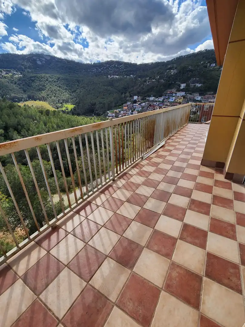 Casa adosada en venta en Avinguda dels Païssos Catalans, Vallirana
