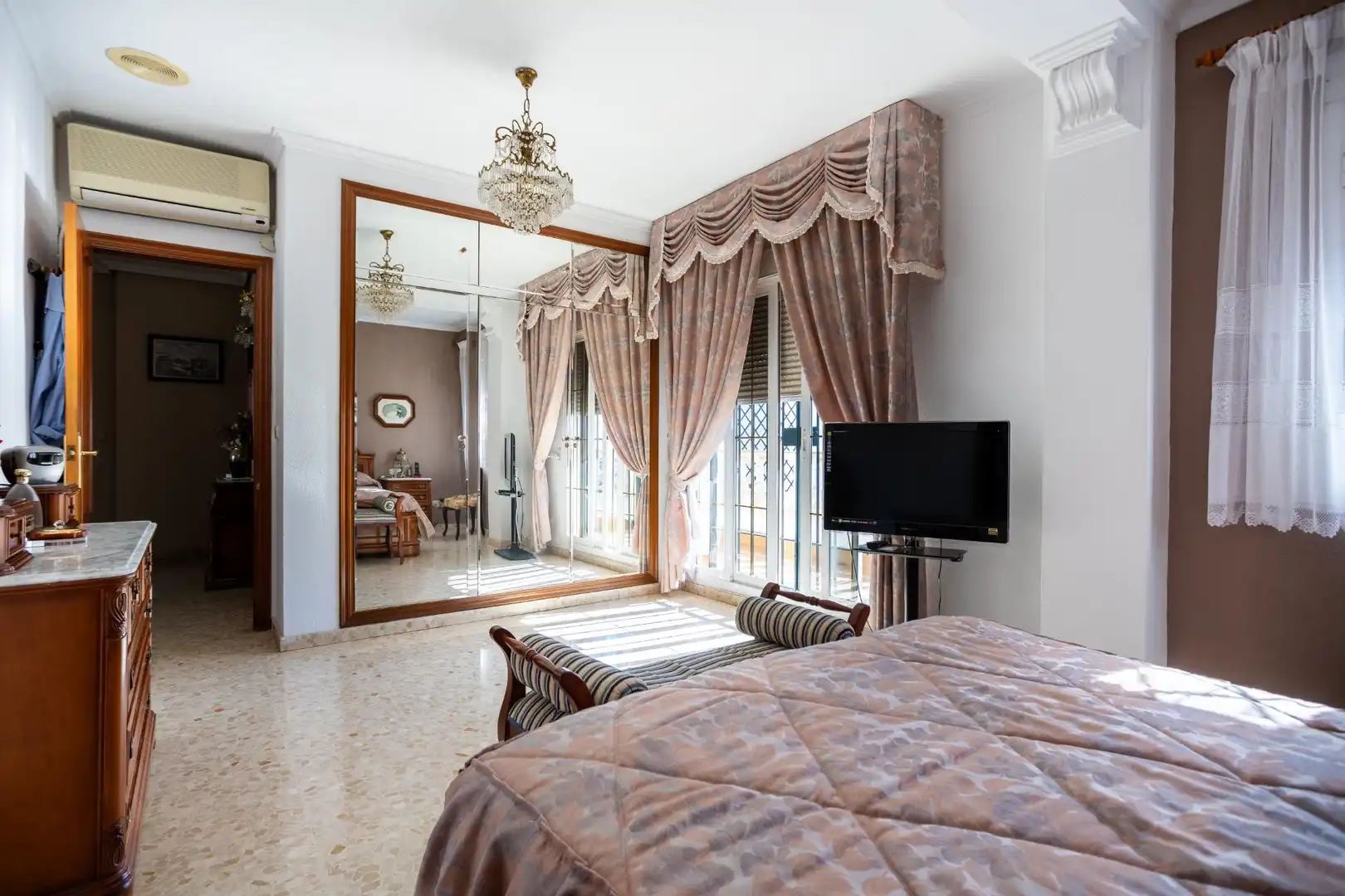 Detached homes for sale in El Brillante -El Naranjo - El Tablero