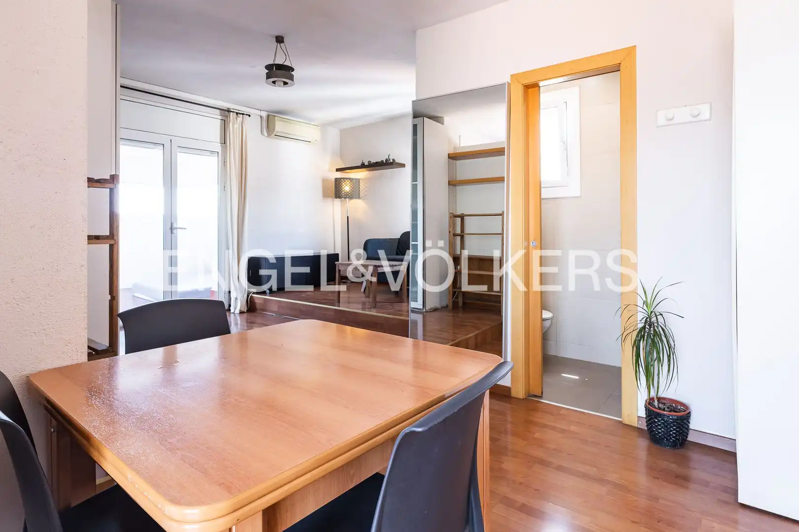 Vista exterior de Ático en venta en Barcelona con Calefacción