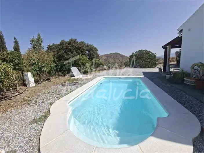 Casa rústica amb piscina en venda a El Borge, imagen 4
