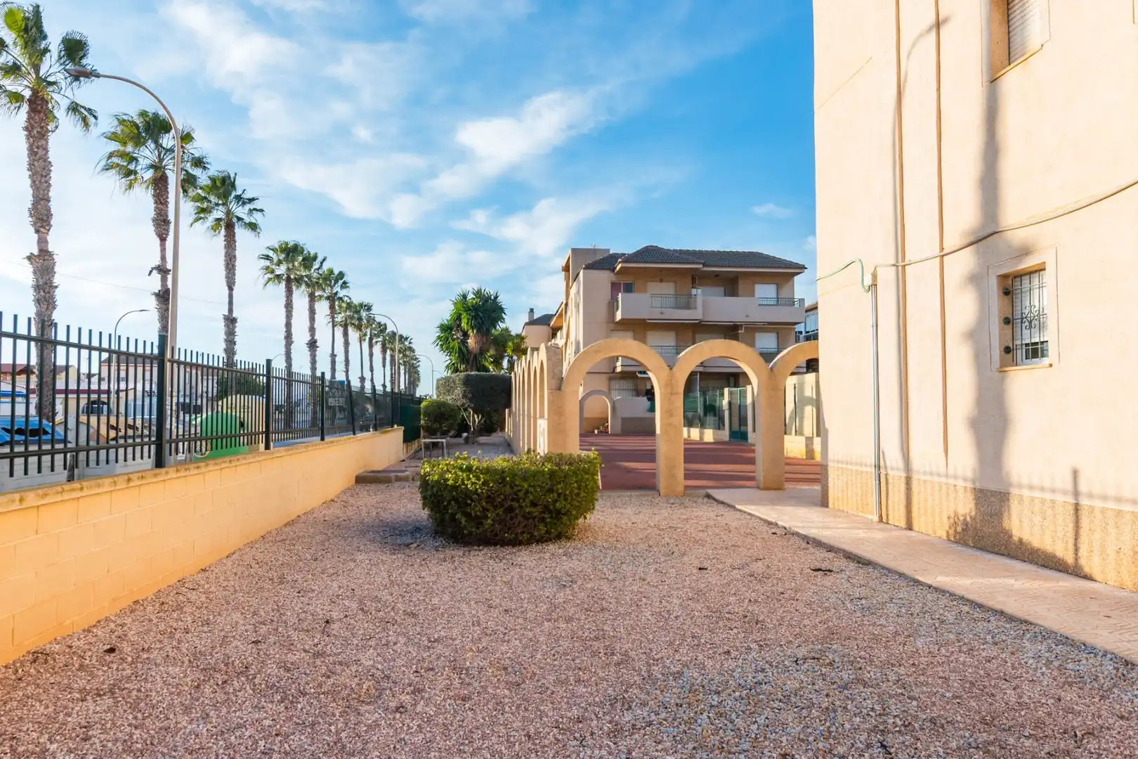 Exterior view of Flat for sale in Los Alcázares  with Swimming Pool, Furnished and Oven
