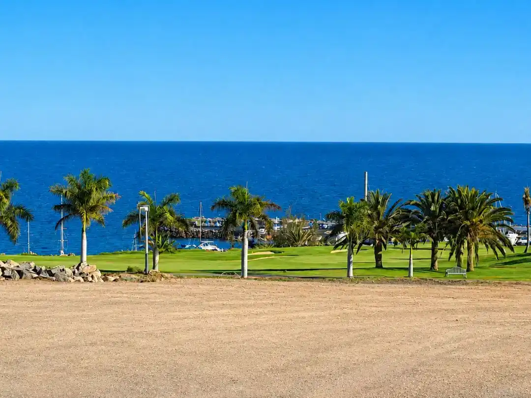 Vista exterior de Pis en venda en San Bartolomé de Tirajana amb Piscina i Moblat