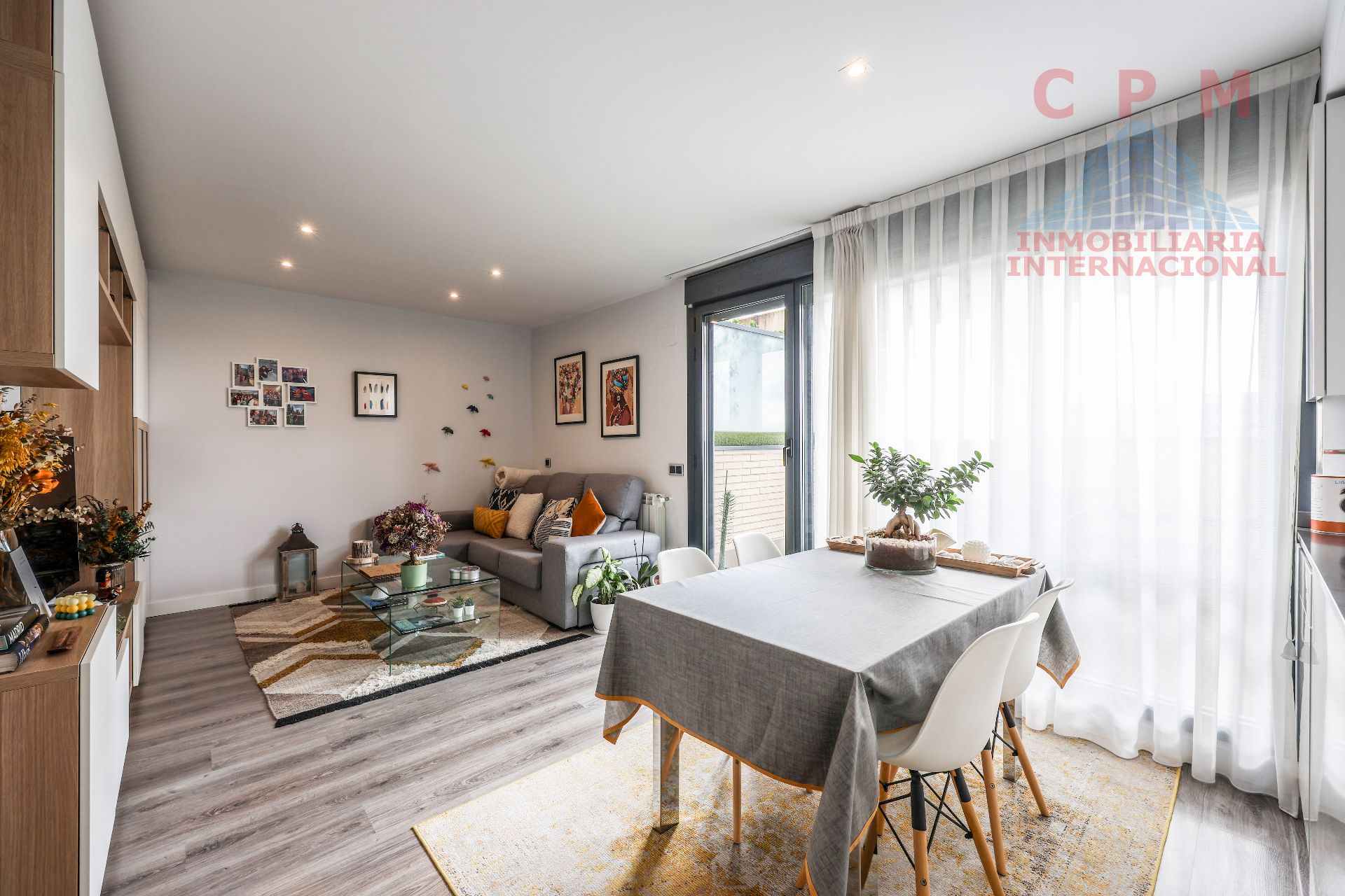 Sala d'estar de Pis de lloguer en  Madrid Capital amb Aire condicionat, Calefacció i Parquet