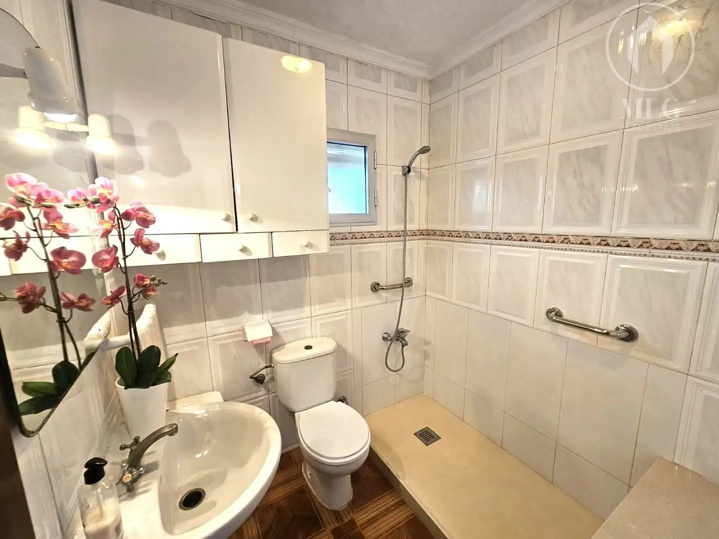 Bathroom of Flat for sale in Mollina  with Furnished