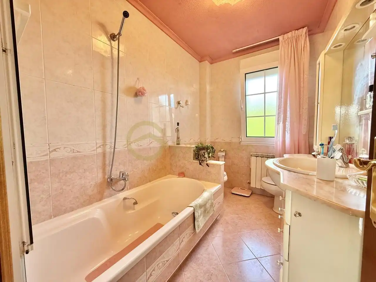 Baño de Casa o chalet en venta en Castrillón con Calefacción, Jardín privado y Parquet