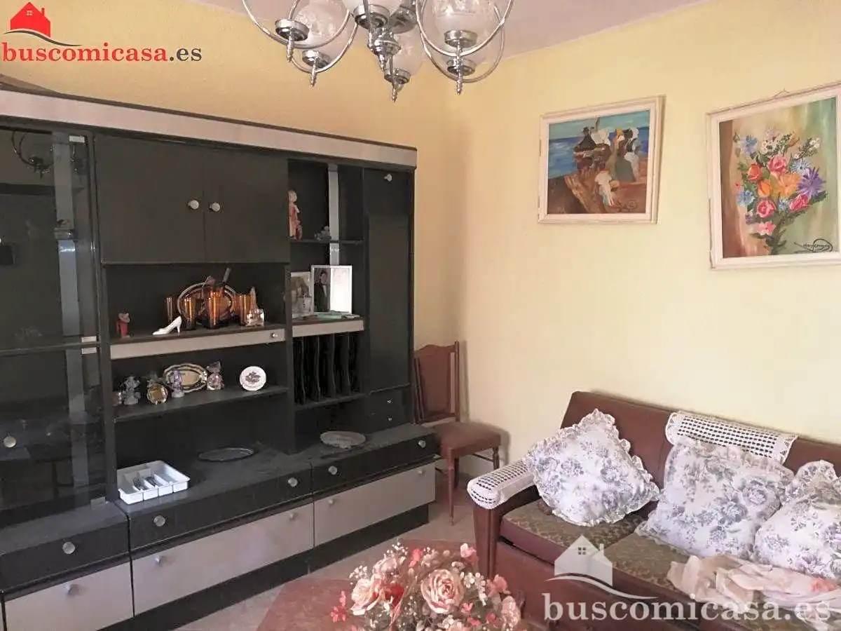 Sala de estar de Casa adosada en venta en Linares con Aire acondicionado, Jardín privado y Terraza