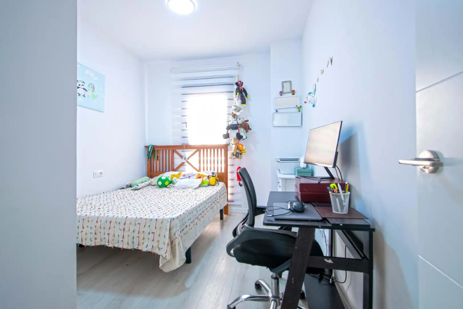 Bedroom of Flat for sale in Sevilla  with Air Conditioner, Heating and Private garden