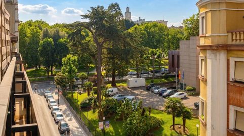 ÁTICO DÚPLEX CON  GRAN TERRAZA DE 40 M2 Y PRECIOSAS VISTAS  EN EL CENTRO DE OVIEDO.