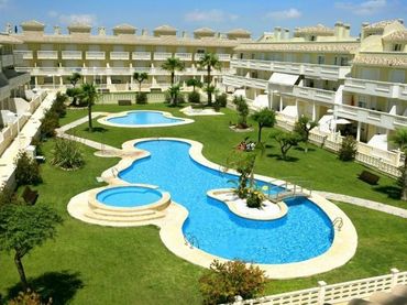 Appartamento con piscina in affitto a Avenida Avenida de Escandinavia
