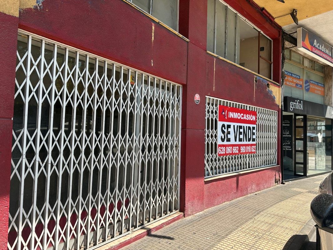 Vista exterior de Local en venda en Gandia