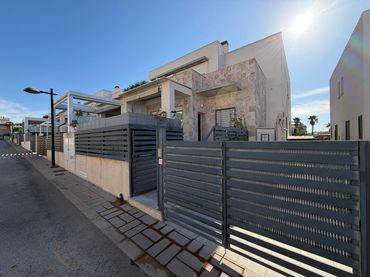 Adosado en venta en Nueva Torrevieja - Aguas Nuevas