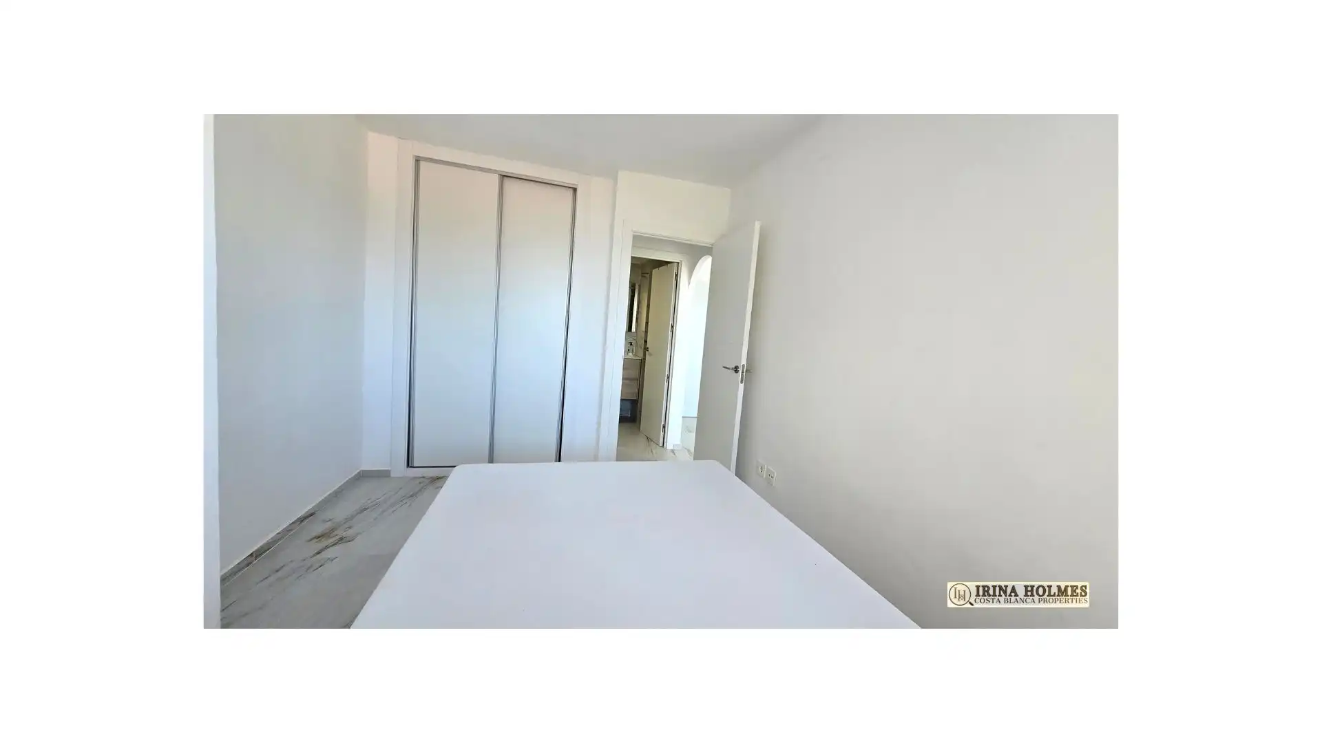 Habitación de Piso en venta en Torrevieja con Aire acondicionado, Jardín privado y Terraza