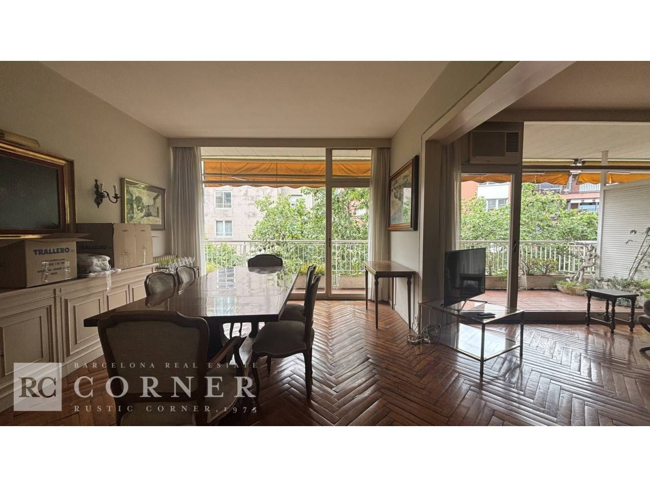 Comedor de Piso en venta en  Barcelona Capital con Calefacción, Parquet y Terraza