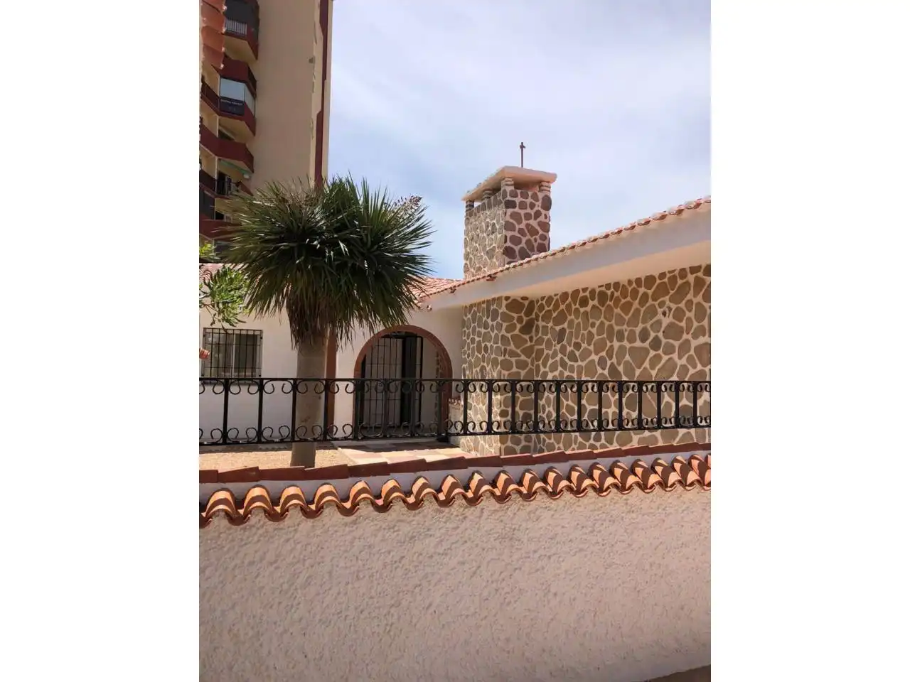 Vista exterior de Casa o xalet en venda en Cartagena amb Jardí privat, Terrassa i Moblat