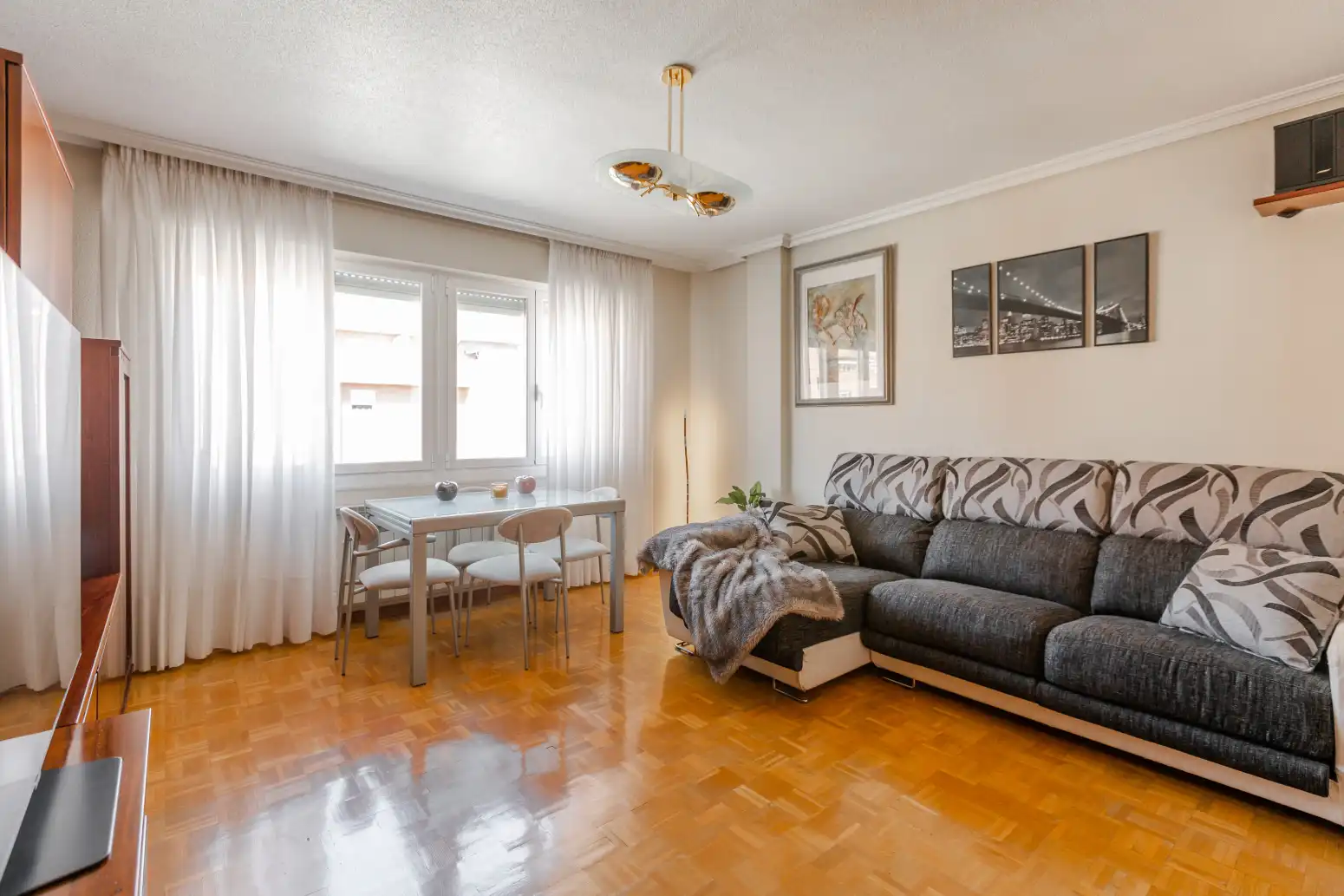 Living room of Flat for sale in  Pamplona / Iruña  with Heating, Parquet flooring and Terrace