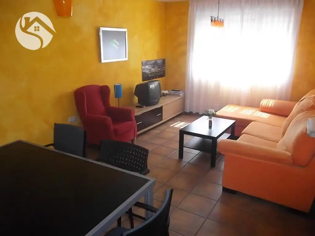 Casa adosada en venda a Fuentes