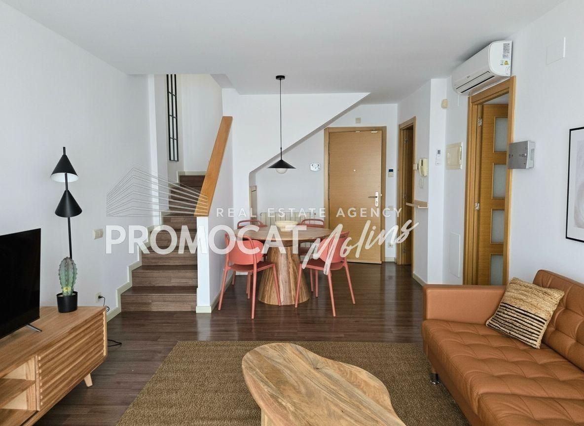 Sala d'estar de Àtic en venda en Molins de Rei amb Aire condicionat, Parquet i Terrassa