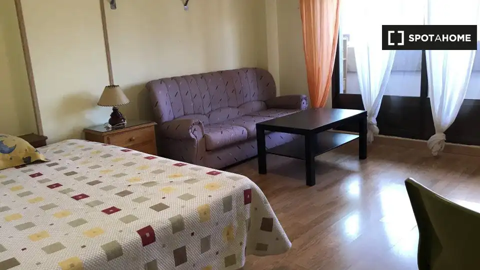Bedroom of Study for share in Santa Marta de Tormes  with Air Conditioner and Terrace