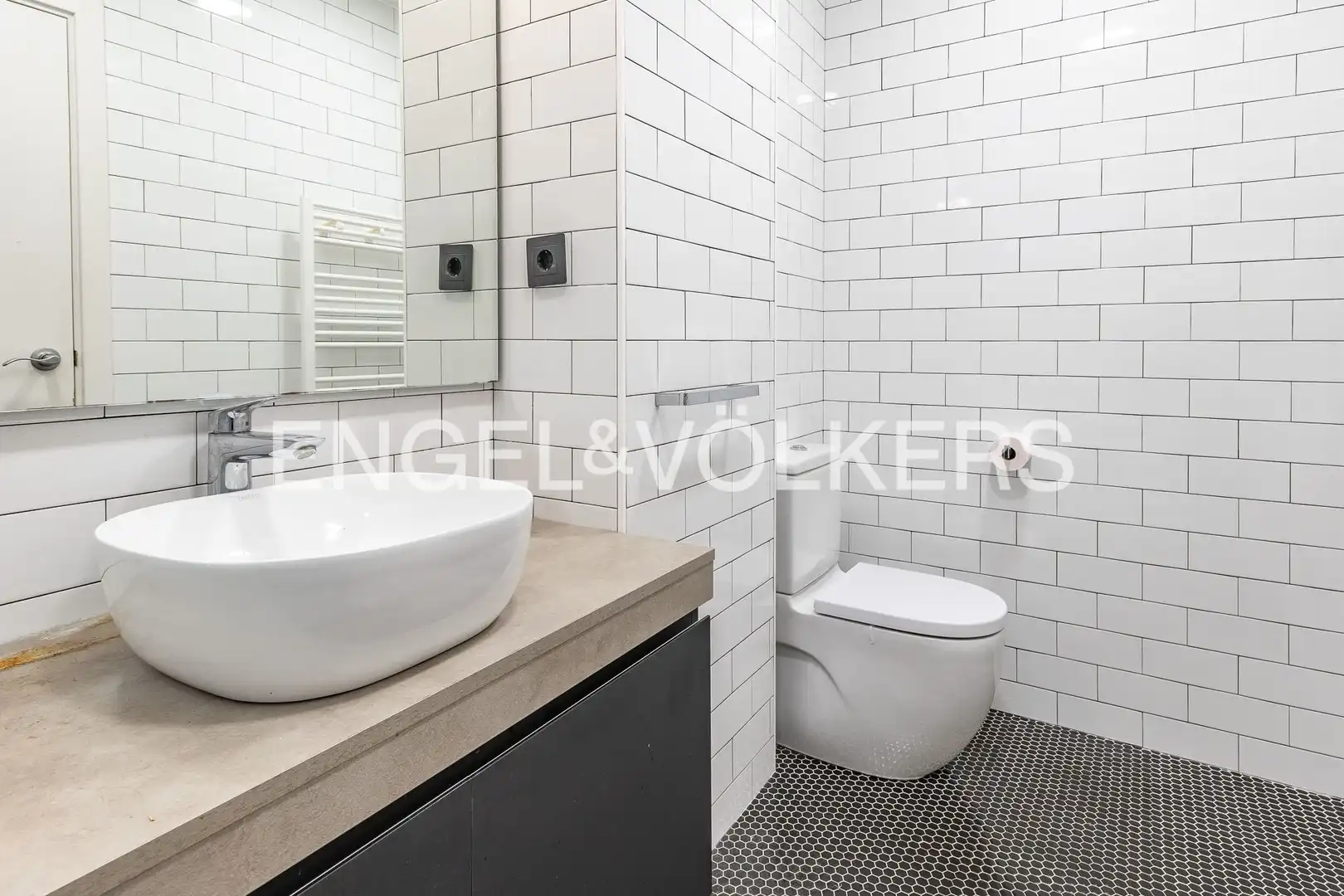 Baño de Dúplex en venta en Montgat con Aire acondicionado, Calefacción y Jardín privado
