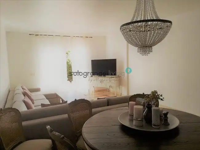 Sala de estar de Apartamento en venta en Sotogrande con Aire acondicionado, Calefacción y Terraza