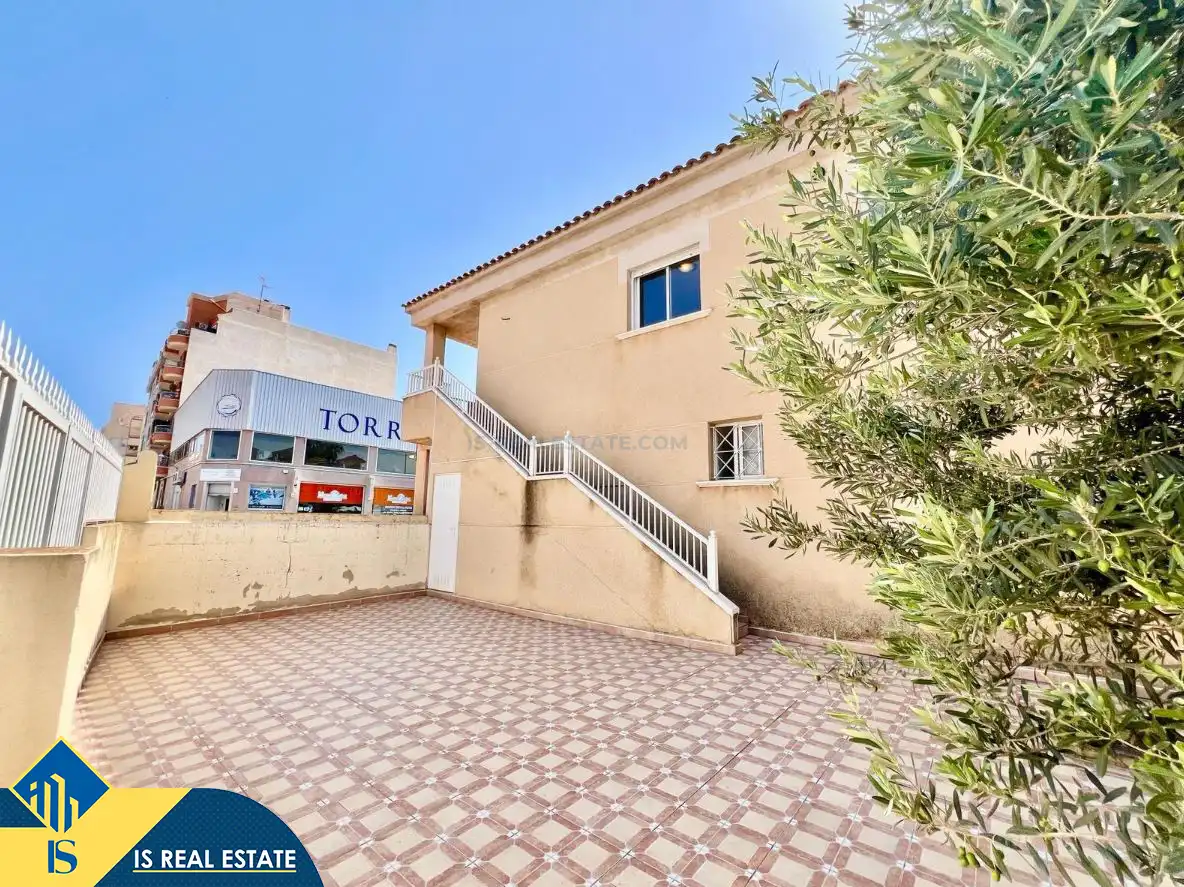 Bungalow with pool for sale in Centro