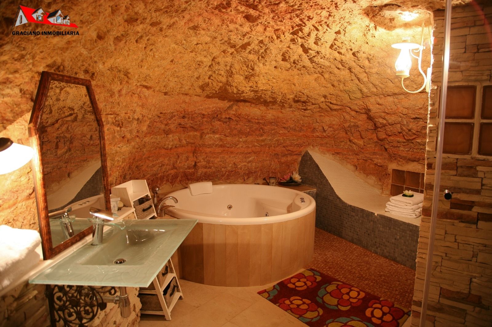 Bathroom of Single-family semi-detached for sale in Chinchilla de Monte-Aragón  with Heating, Parquet flooring and Furnished