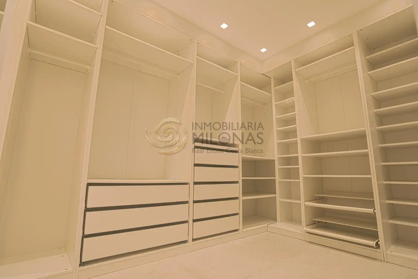 Habitación de Casa o chalet en venta en L'Alfàs del Pi con Aire acondicionado, Jardín privado y Terraza