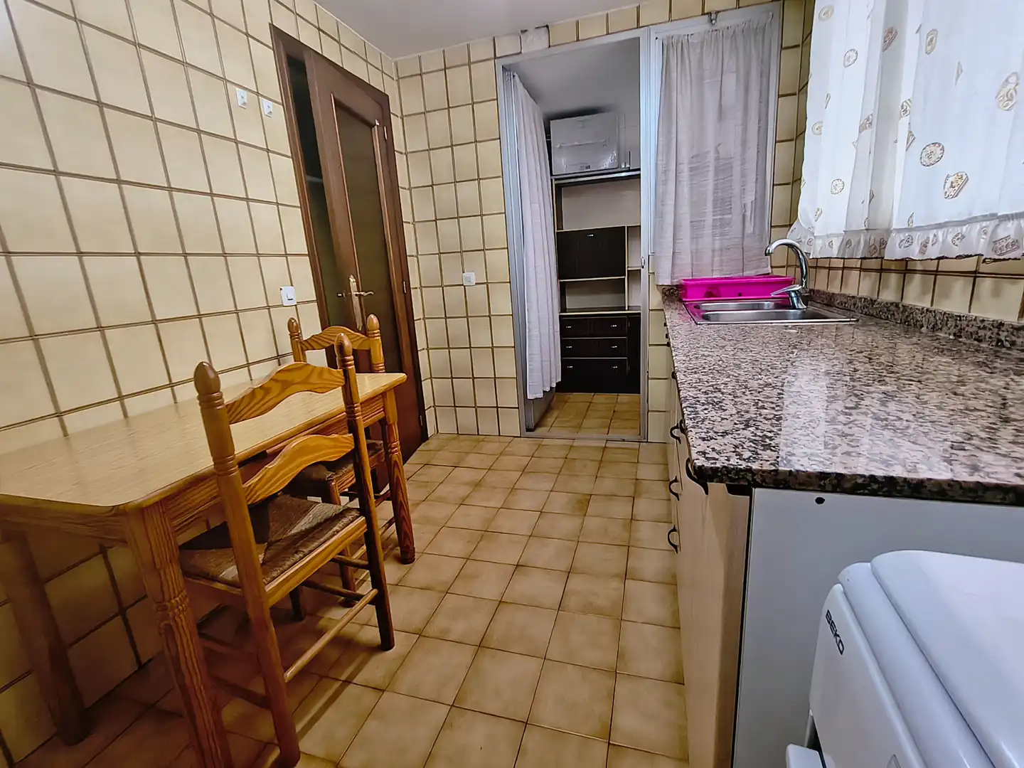 Küche von Wohnung zum Verkauf in Alicante / Alacant mit Klimaanlage, Terrasse und Möbliert