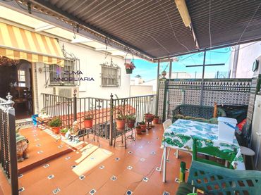 Maison mitoyenne avec balcon à vendre à Puerto de la Torre - Atabal