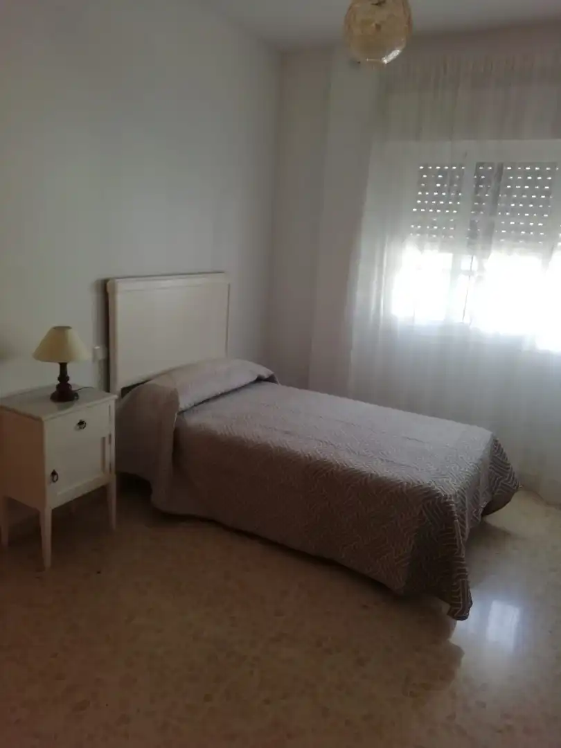 Habitación de Piso de alquiler en Cártama con Terraza, Trastero y Amueblado