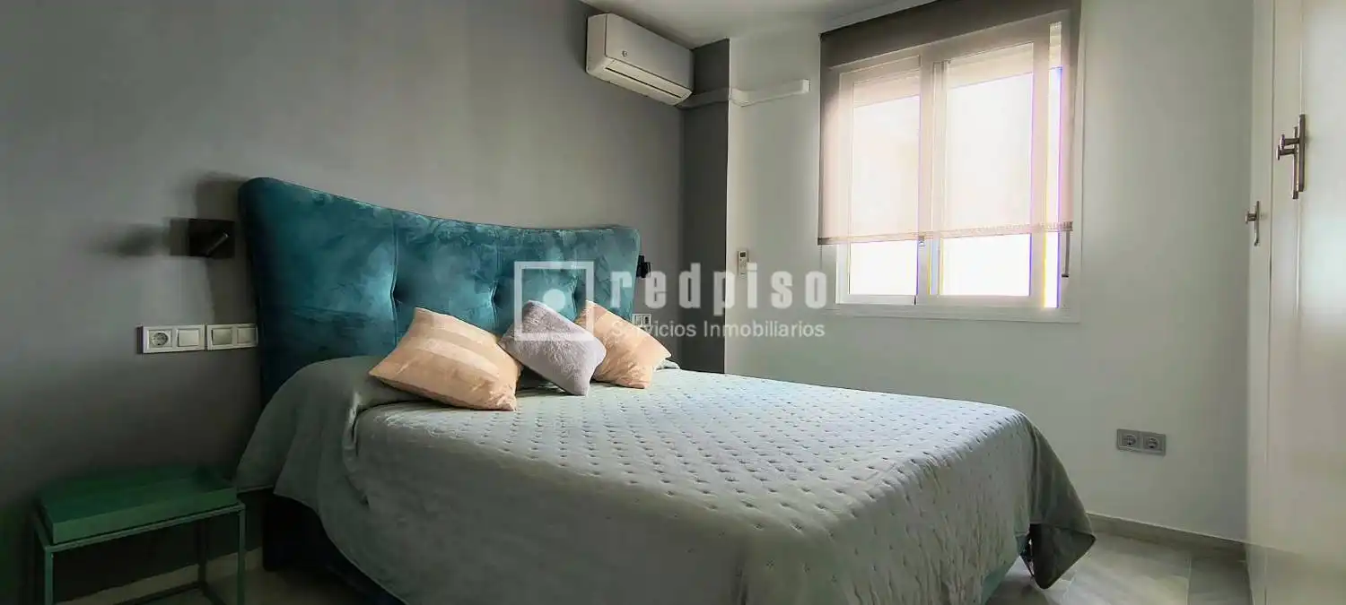 Schlafzimmer von Wohnung zur Miete in Málaga mit Klimaanlage, Heizung und Möbliert