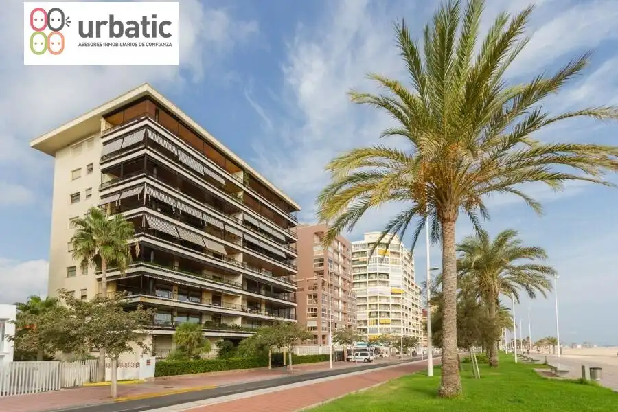 Apartamento con piscina en venta en Paseo MARITIM NEPTU 63, imagen 2