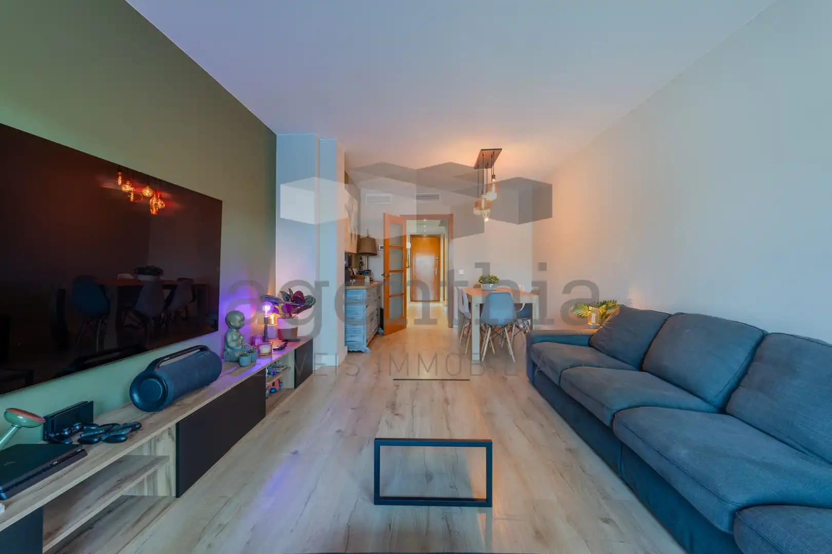 Sala de estar de Casa adosada en venta en Aiguaviva con Aire acondicionado, Calefacción y Terraza