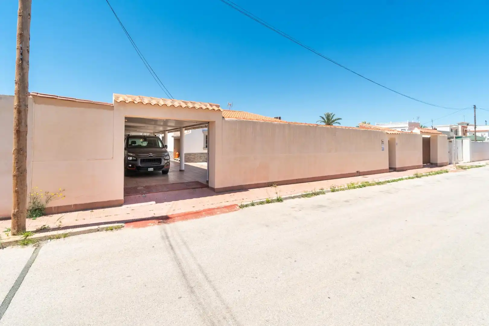 Vista exterior de Casa o xalet en venda en Torrevieja amb Aire condicionat, Calefacció i Jardí privat