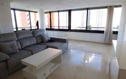 Sala d'estar de Apartament en venda en Benidorm amb Aire condicionat, Terrassa i Piscina