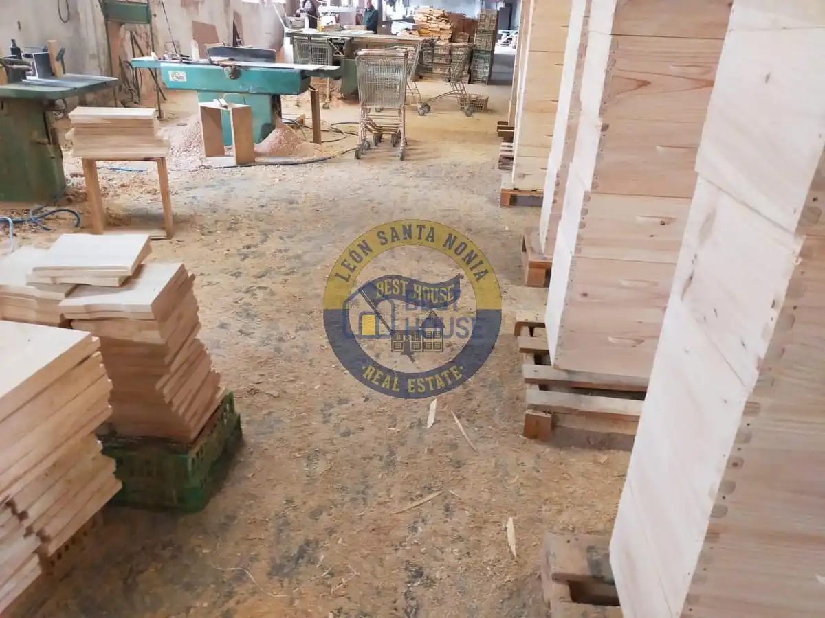 Nau industrial en venda a Valverde de la Virgen, imagen 4