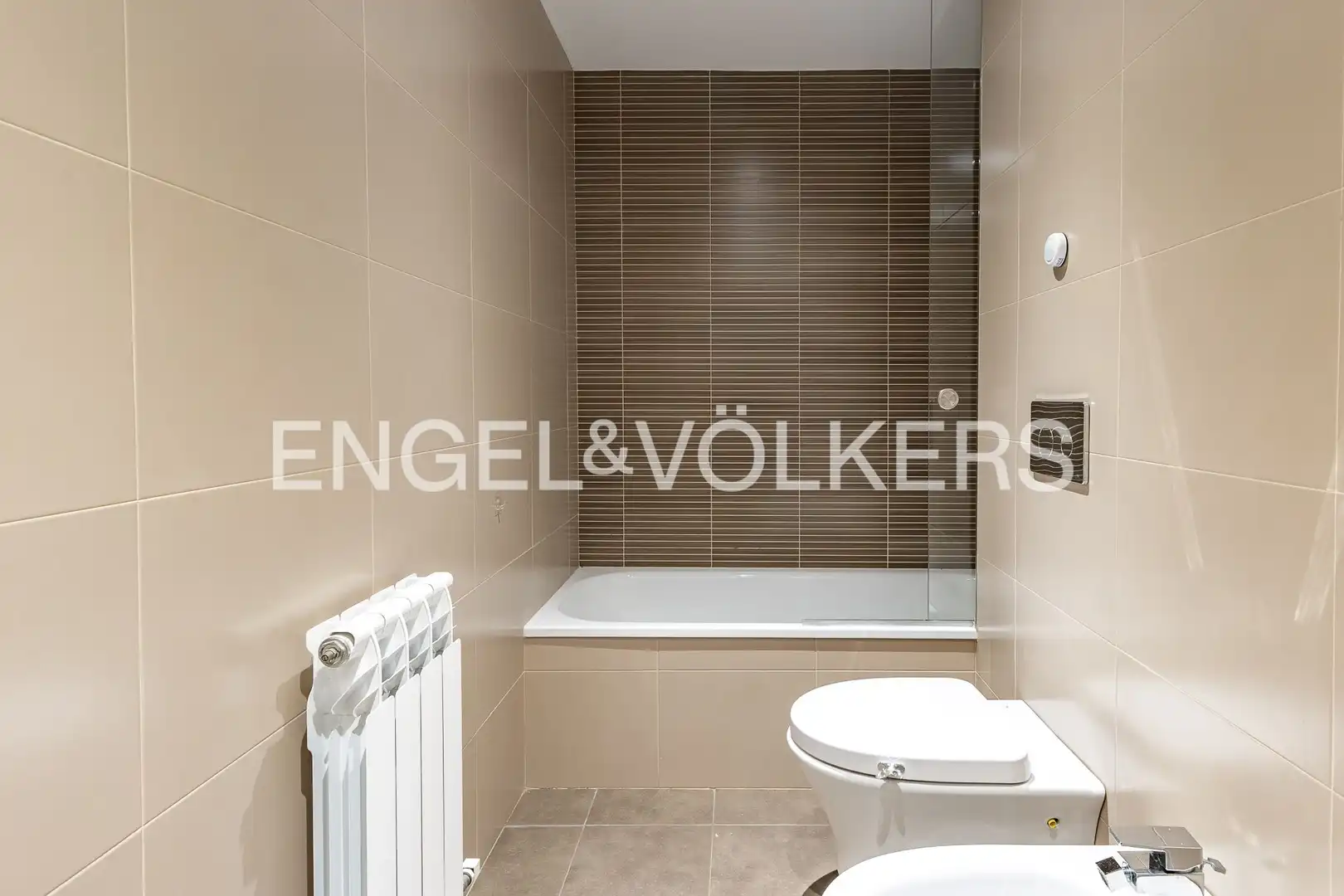 Baño de Piso en venta en Barcelona con Calefacción