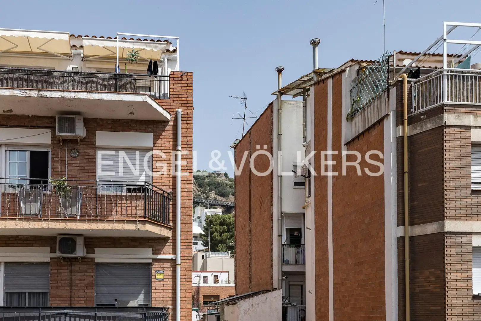Vista exterior de Casa o xalet en venda en Barcelona amb Aire condicionat, Calefacció i Terrassa