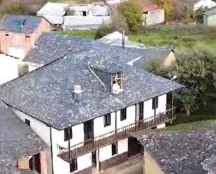 Vista exterior de Finca rústica en venda en Arganza amb Calefacció i Balcó