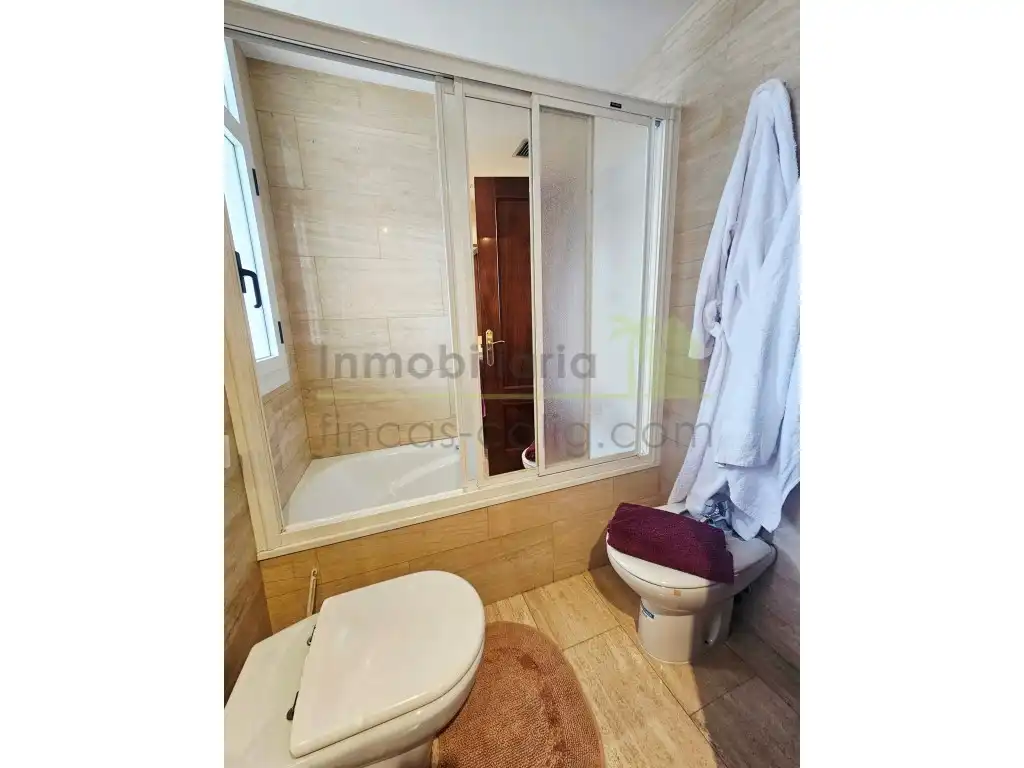 Bany de Casa o xalet en venda en San Jorge / Sant Jordi amb Aire condicionat, Calefacció i Piscina