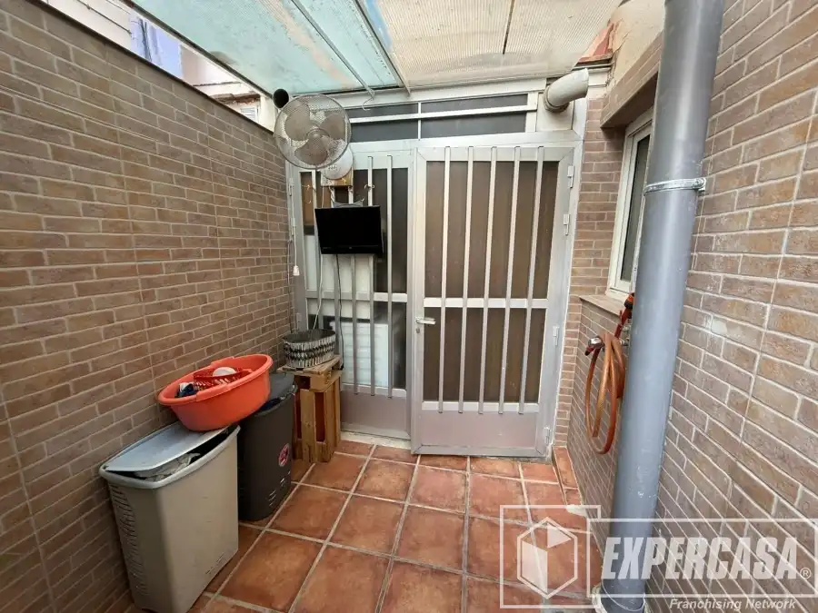 Vista exterior de Pis en venda en Llíria amb Aire condicionat, Terrassa i Traster