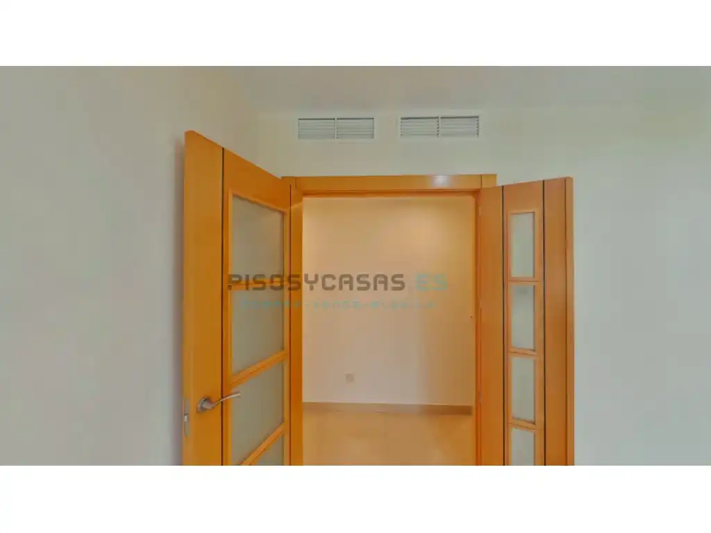 Flat for sale in Tauste  with Air Conditioner, Oven and Washing machine