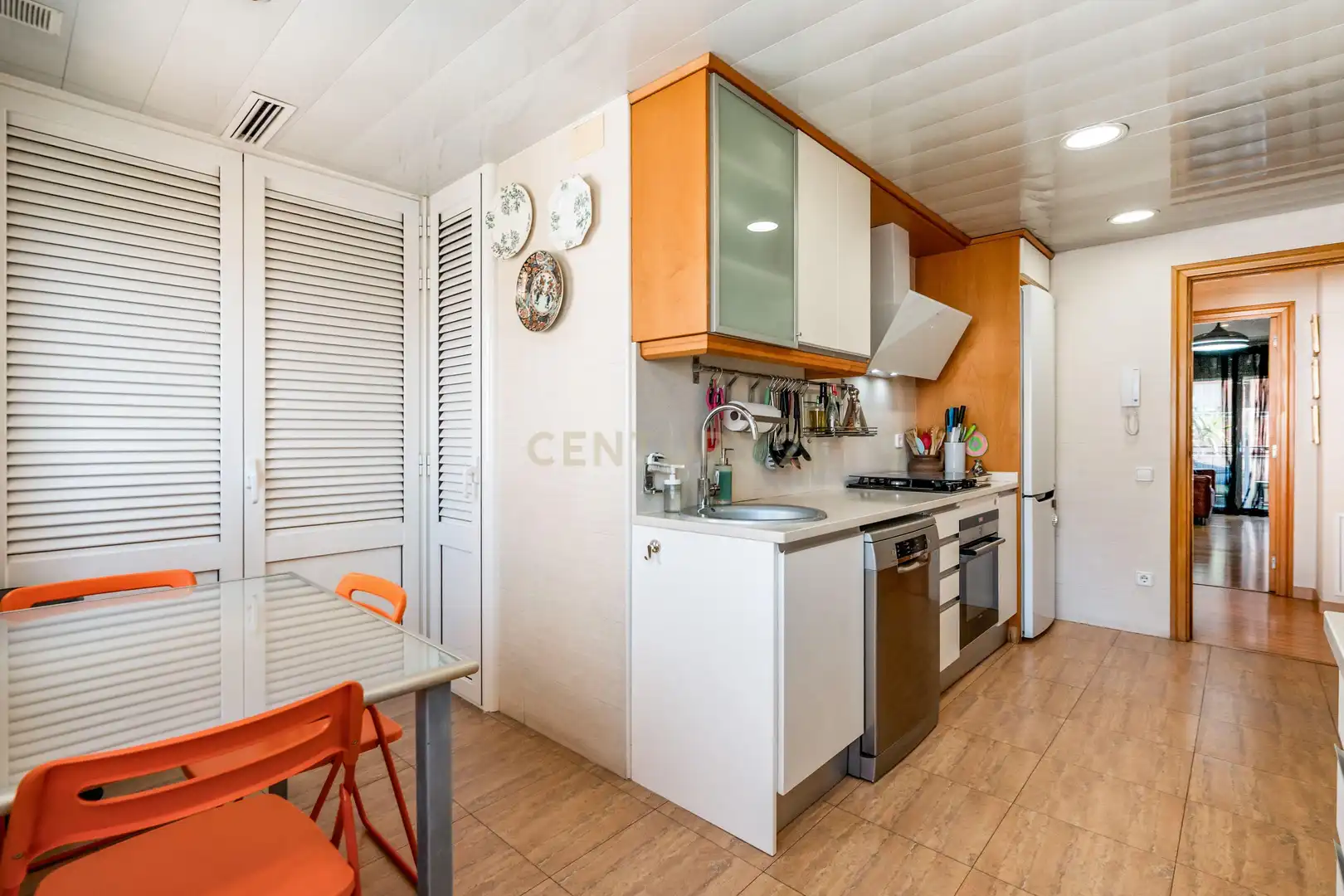 Cuina de Apartament en venda en Sant Joan Despí amb Aire condicionat i Piscina comunitària