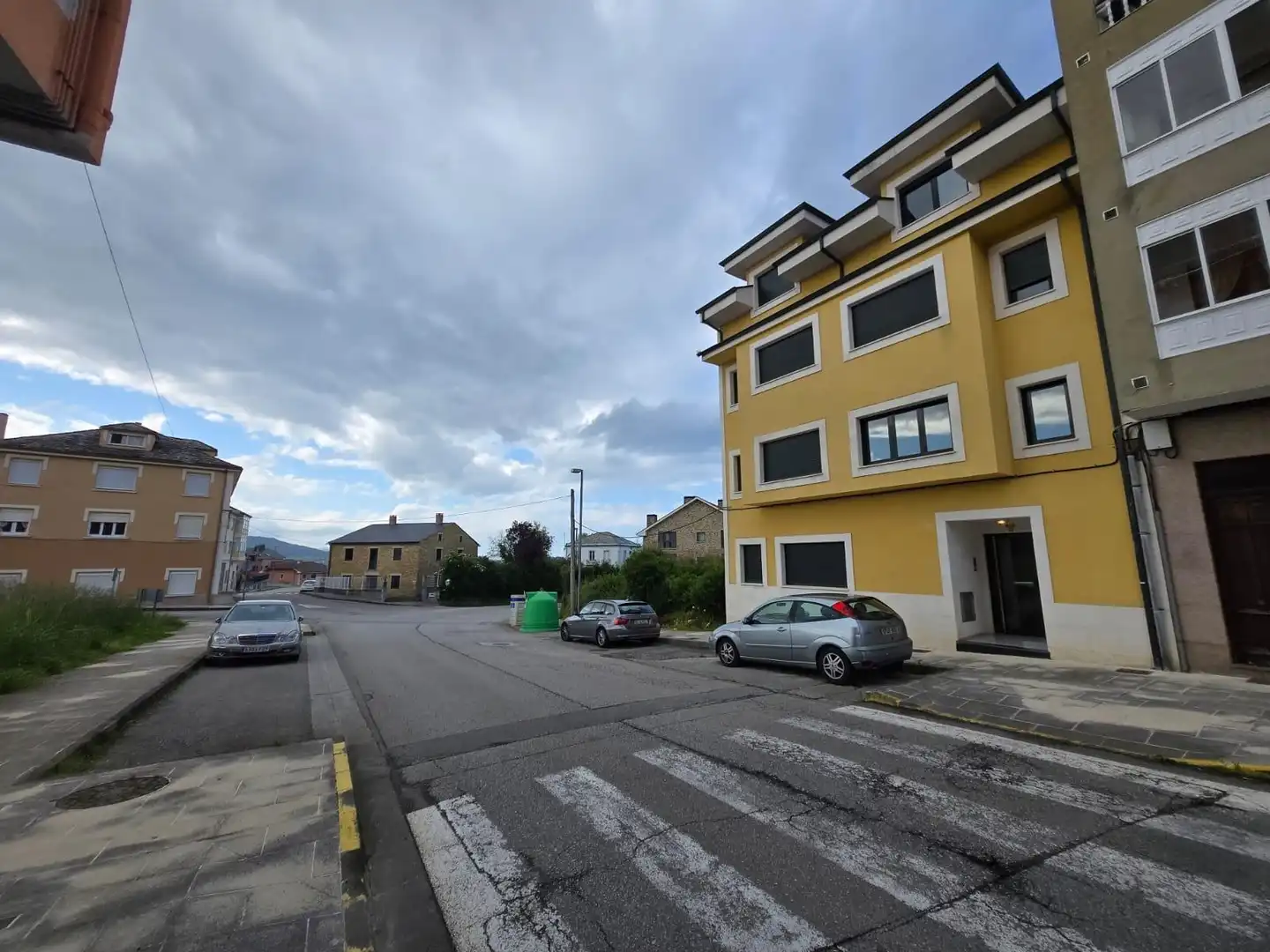 Außenansicht von Wohnung zum Verkauf in Castroverde